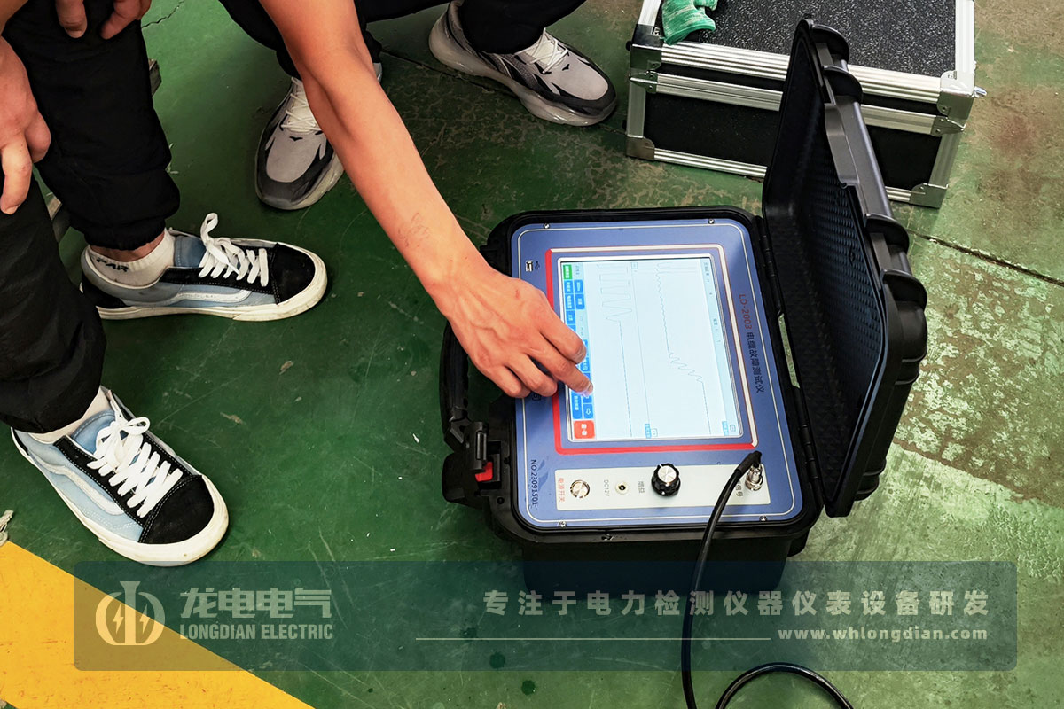 武漢龍電電氣技術(shù)團(tuán)隊(duì)為河北唐山客戶提供技術(shù)培訓(xùn) 武漢龍電電氣技術(shù)團(tuán)隊(duì)為河北唐山客戶提供技術(shù)培訓(xùn)